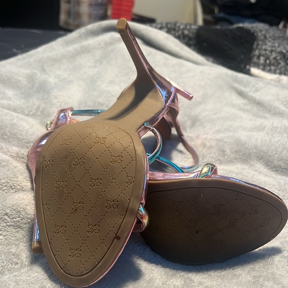 Sandals - Picture 4 of 5